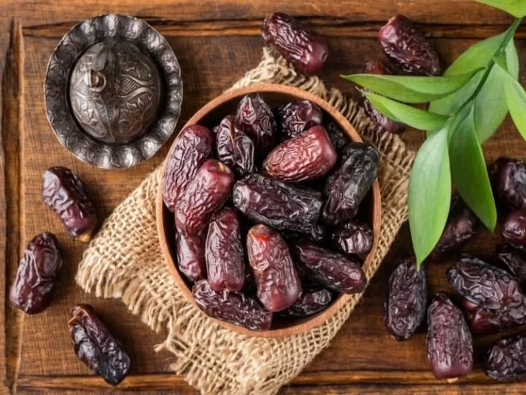 آشنایی با فواید و مضرات خرما + توصیه های ضروری