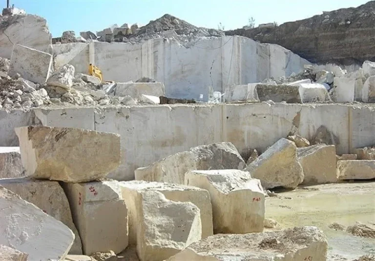 بزرگترین معدن سنگ تراورتن جهان