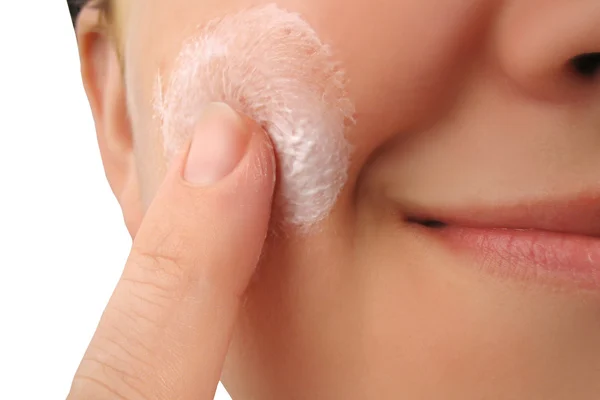 How to use acne cream