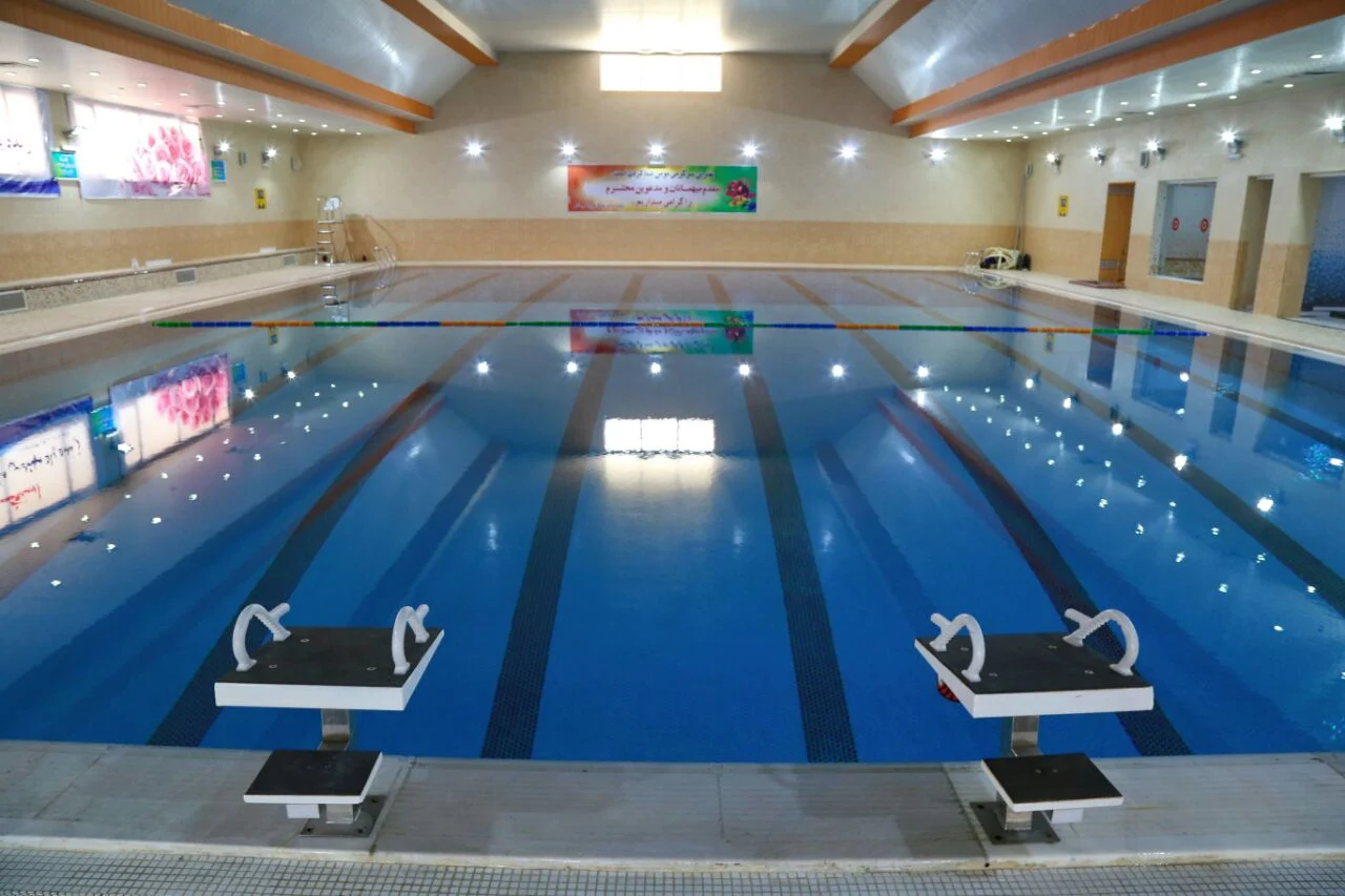 Does the swimming pool invalidate the fast?