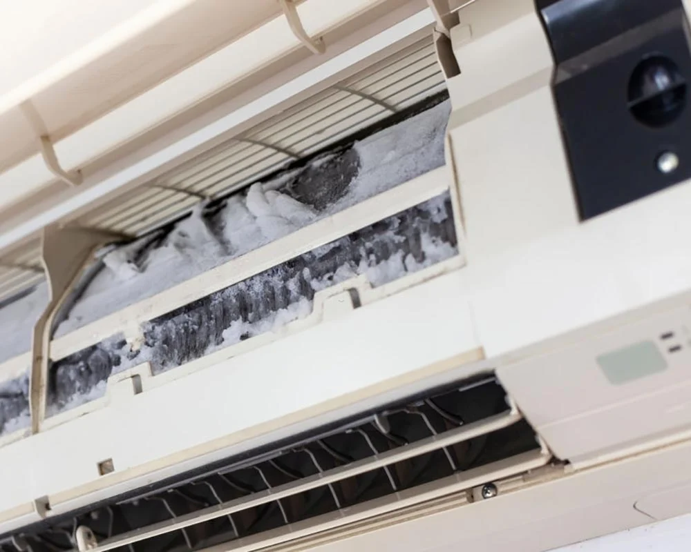 The cause of freezing of the air conditioner accumulator