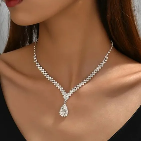 نکات نگهداری گردنبند نقره زنانه